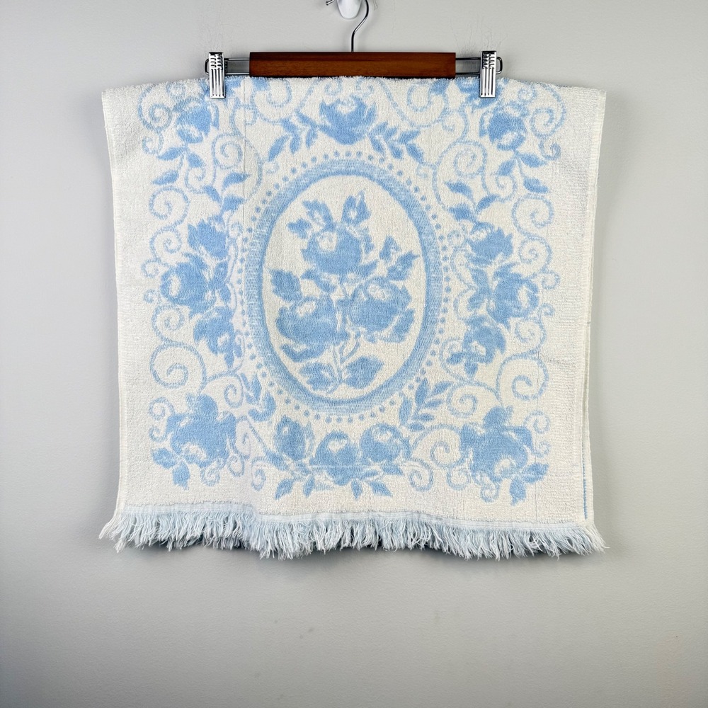 Vintage Sculpted Floral Bath Towel 20x40 Blue White Damask Rose Cottagecore